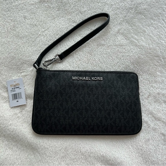 NWT Michael Kors Jet Set Travel Wristlet - Picture 2 of 8